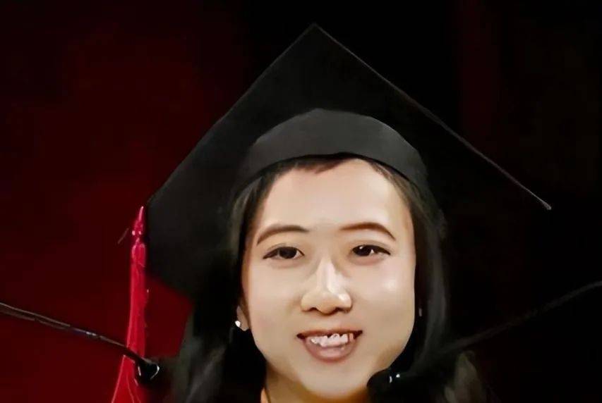 皇冠体育App下载
_夸美国空气香甜的杨舒平皇冠体育App下载
，已被美国驱逐出境，回国后下场怎么样了？