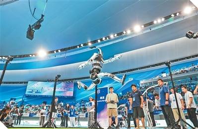 特温特vsPSV埃因霍温
_全球首个人形机器人运动会精彩瞬间（新时代画卷）