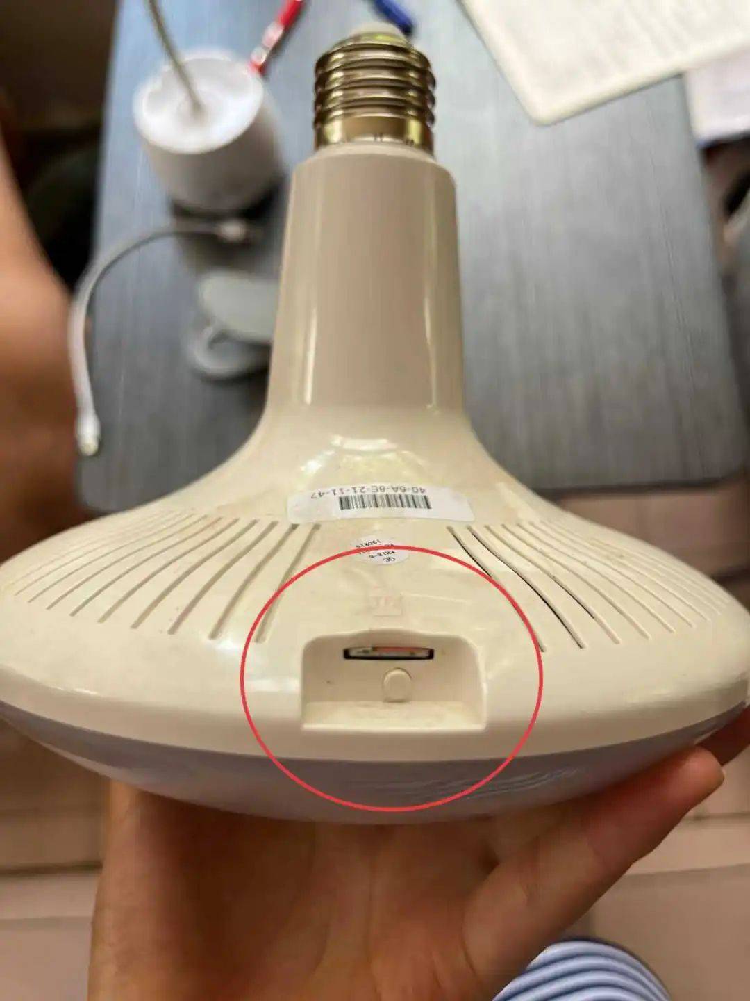 信用网怎么注册
_女租客在停电后发现伪装成灯泡的隐蔽摄像头信用网怎么注册
，房东希望退租，并愿退还剩余三个月的租金，警方立案调查