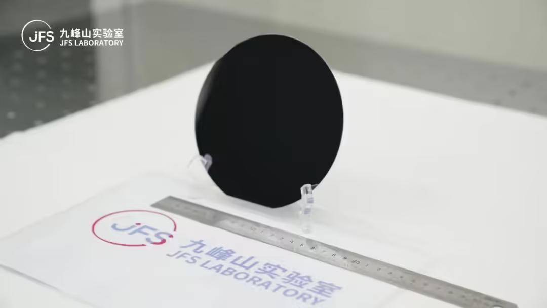 如何注册皇冠足球代理
_推动国产光芯片成本大降如何注册皇冠足球代理
，我国成功开发6英寸InP激光器与探测器外延工艺！