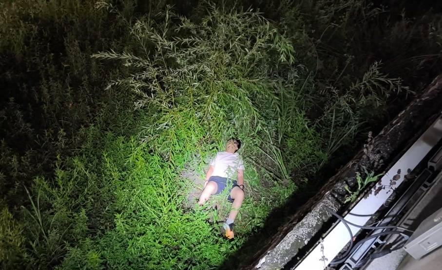 皇冠信用网如何注册
_14岁少年少女一跃而下皇冠信用网如何注册
，轻生原因竟都是……