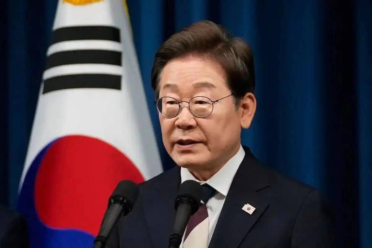 皇冠信用网出租足球
_选中国还是选美国？对中方阅兵邀请装聋作哑皇冠信用网出租足球
，李在明转头将连访两国，对外释放信息量大