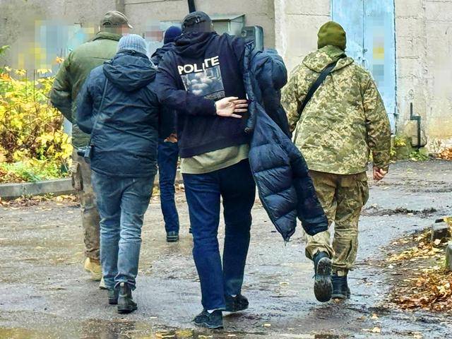 皇冠足球平台代理
_英国记者：在乌克兰采访时皇冠足球平台代理
，同事被带走“强制”入伍