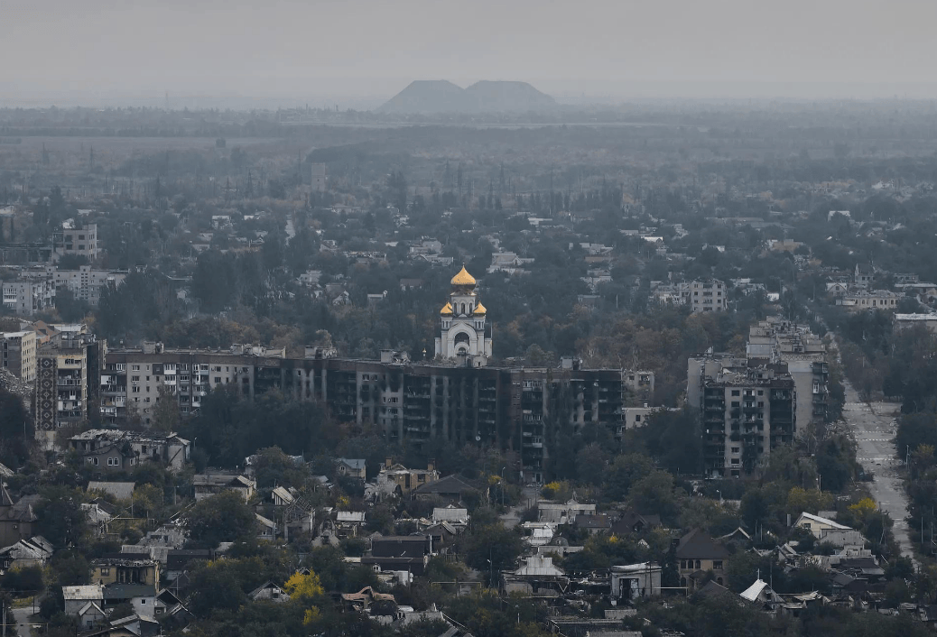 世界杯足球手机登录网
_红军城移交前夜世界杯足球手机登录网
，乌克兰宣布开辟新战线，主动反攻击溃俄军攻势