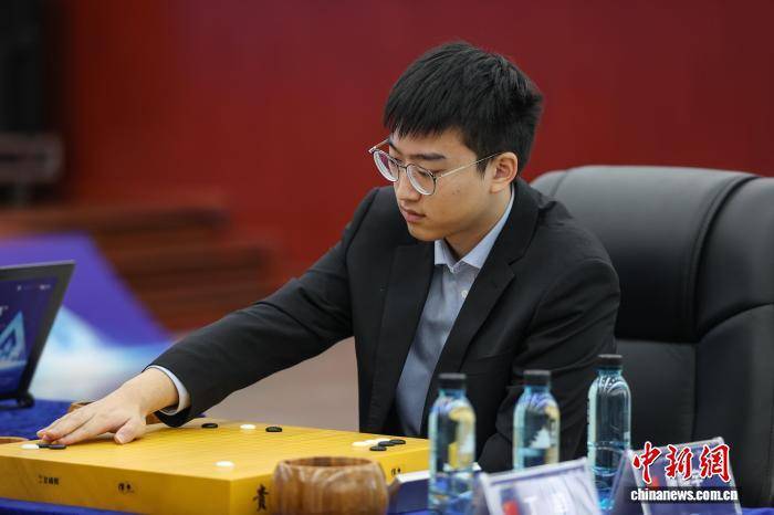 外围足球代理注册_2025年中日韩围棋精英邀请赛贵阳收官 中国棋手丁浩夺冠