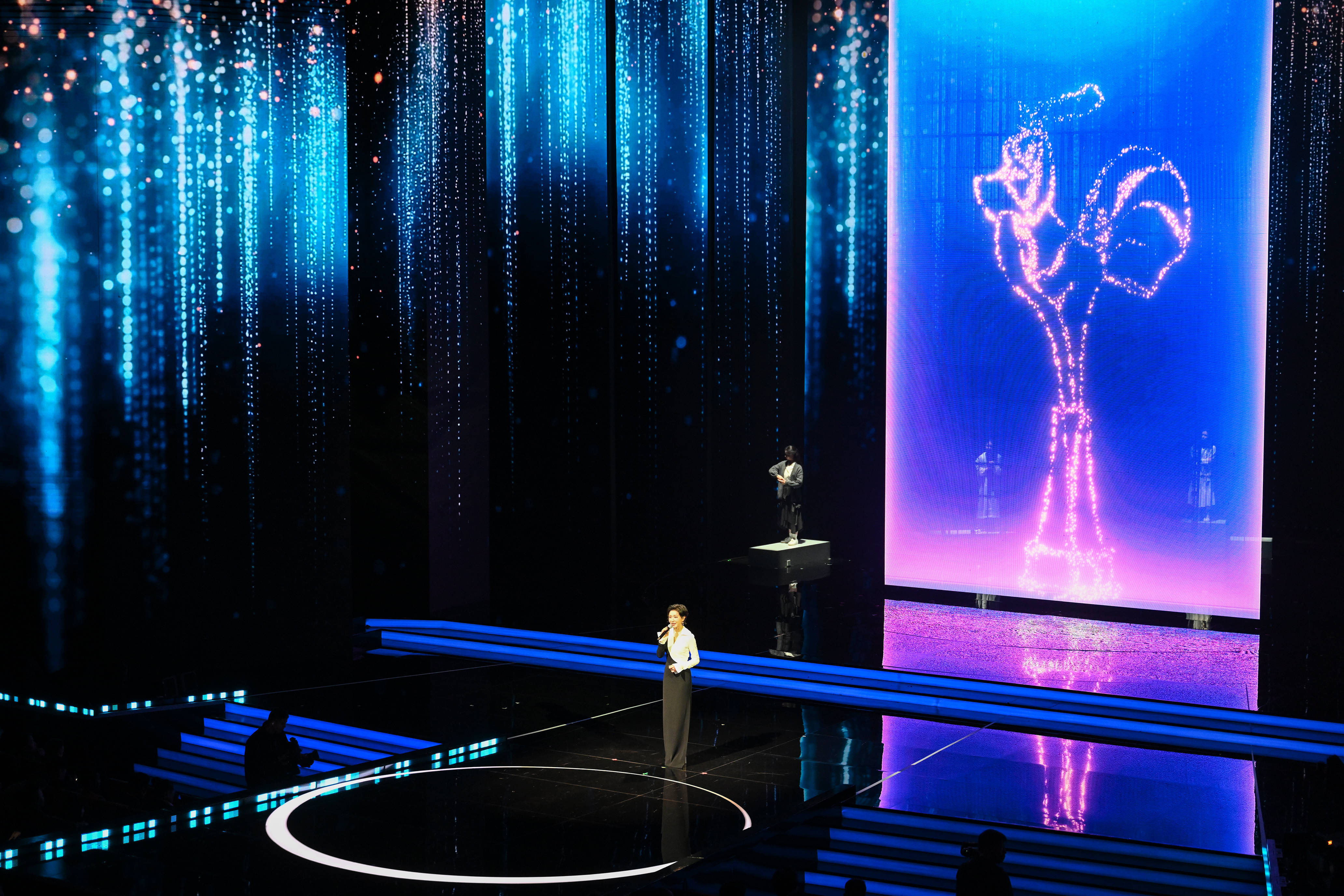 怎么开皇冠信用平台
_2025年中国金鸡百花电影节开幕