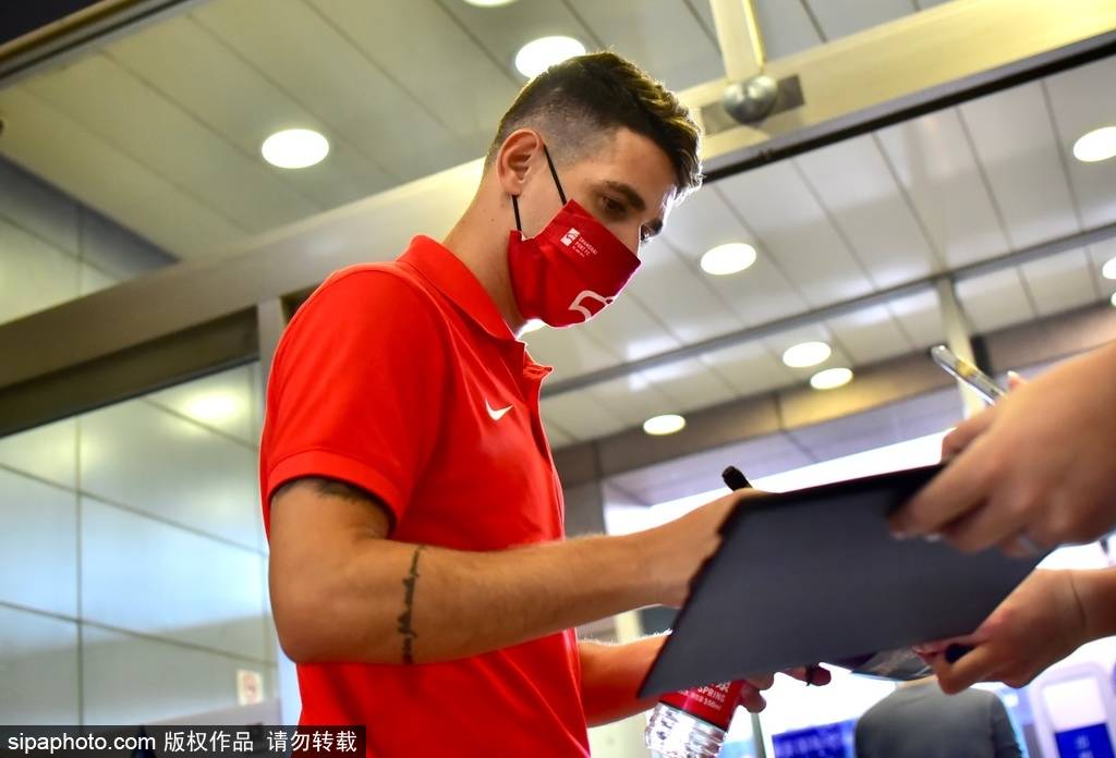 皇冠信用盘在哪里注册
_前海港外援奥斯卡体检时一度失去意识 或因心脏问题退役