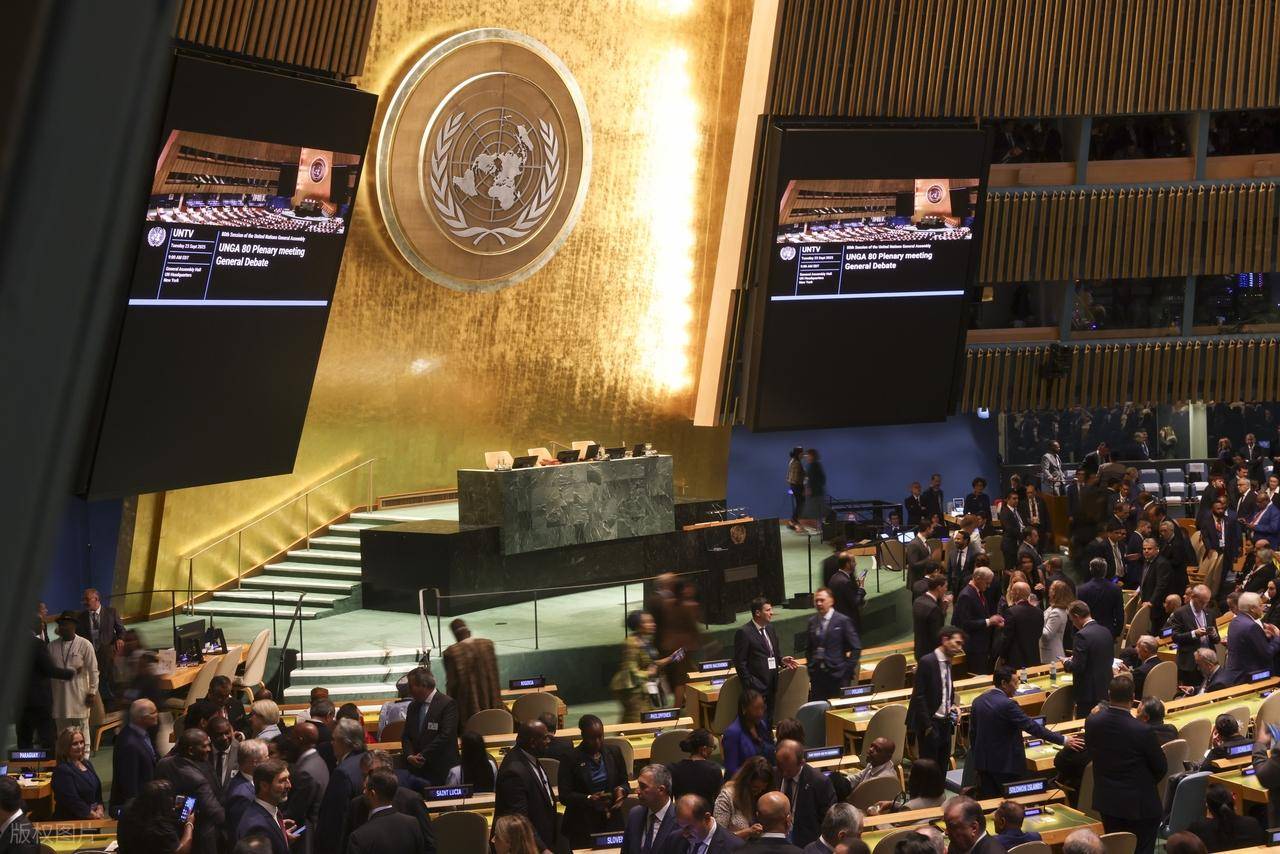 皇冠信用盘登2
_泽连斯基遭党内“逼宫”后皇冠信用盘登2
,没有了底气,也没有了权力,最坏结果是乌克兰被迫战败!