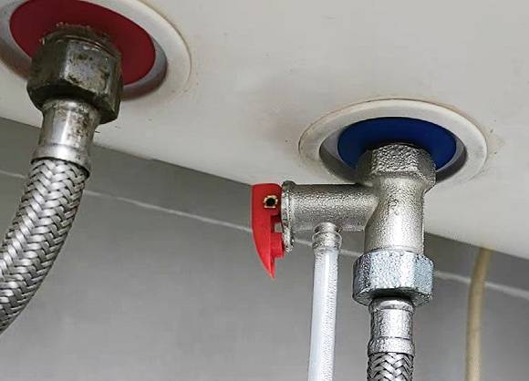 NBA美国职业篮球联赛
_滚烫的水NBA美国职业篮球联赛
，从头流到脚！今晚洗澡前紧急提醒！