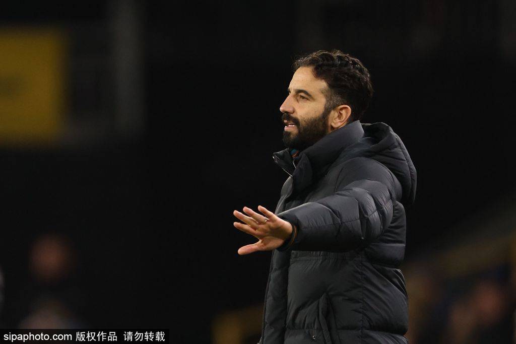 皇冠信用网怎么开通_不踢3421了？曼联演练433阵型皇冠信用网怎么开通，阿莫林寻求战术进化