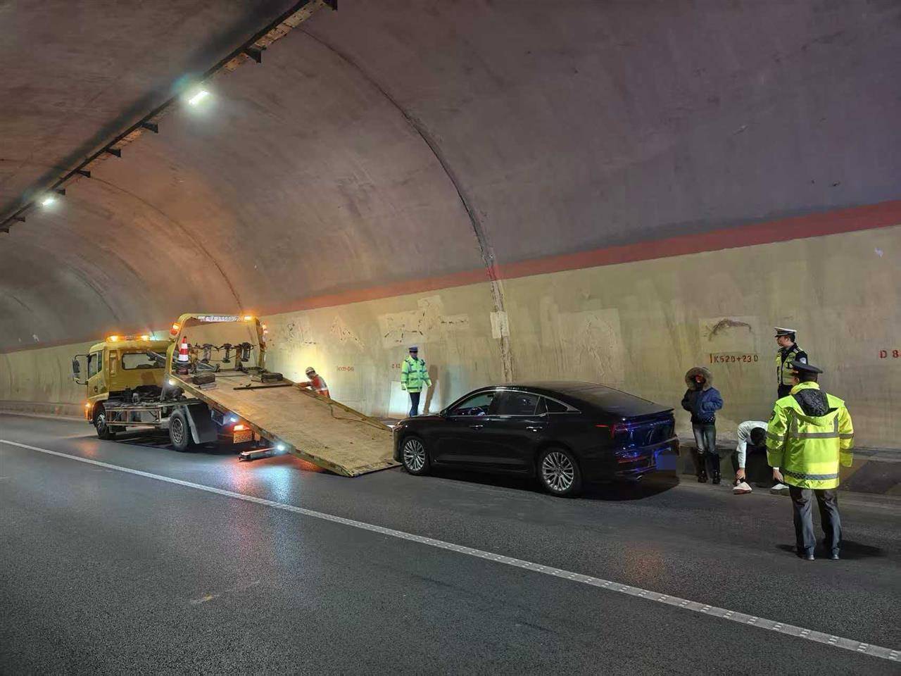 凤凰城水星vs印第安纳狂热_高速狂奔490公里司机退车退款并获赔凤凰城水星vs印第安纳狂热，回应“自导自演”质疑：没谁敢这样玩命，会公布调查结果