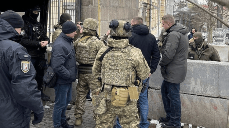 蔚山vs全北现代_后院起火！泽连斯基访美之际蔚山vs全北现代，乌议会大楼遭突袭