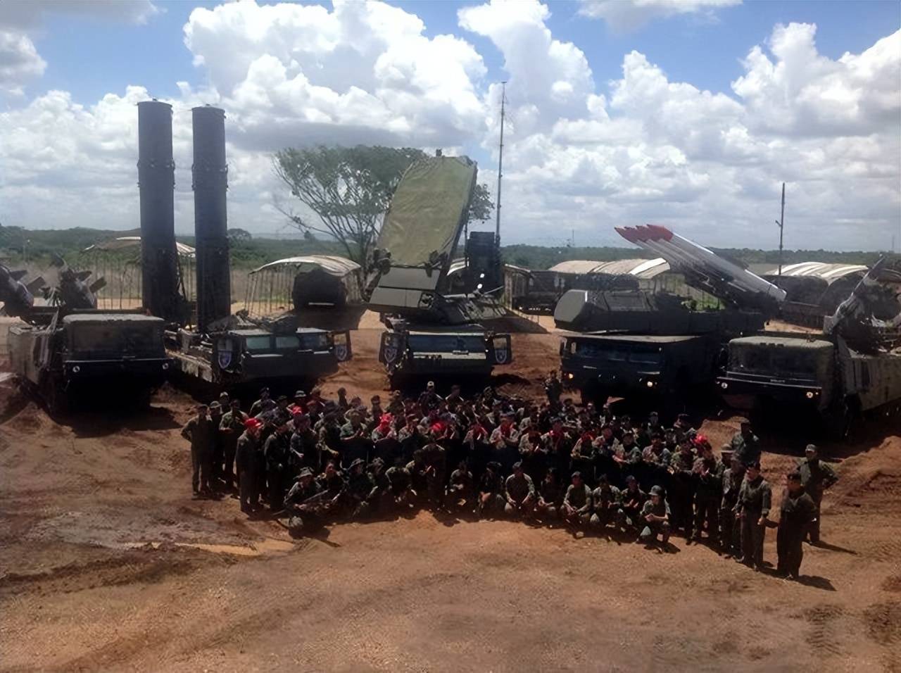 皇冠信用网登陆网址_真实战场太惨烈！遭遇美军突袭皇冠信用网登陆网址，古巴军团拒绝投降，61岁上校战死