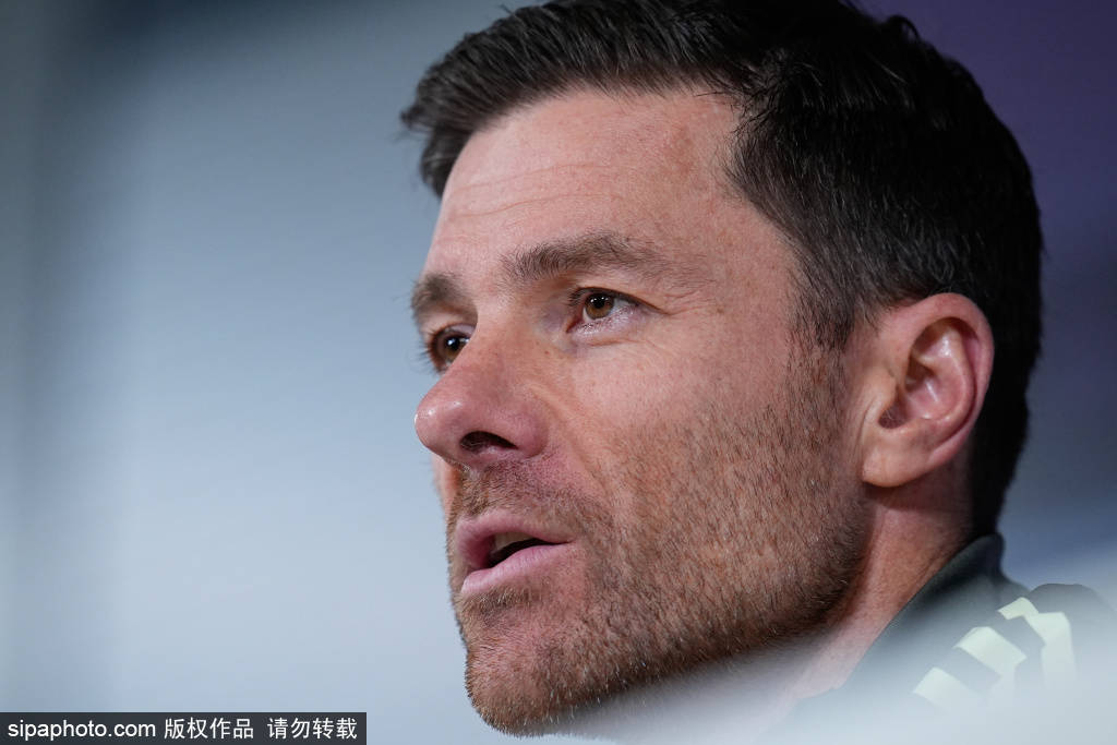 新2网址_阿斯报：皇马与新帅阿韦洛亚签约1年半新2网址，阿隆索时代的终结与新篇章的开启