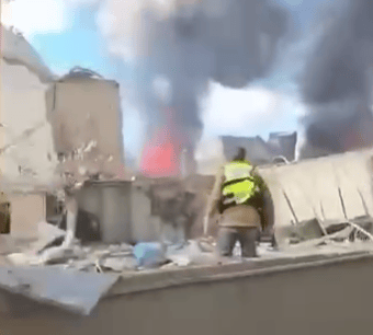 皇冠信用网注册开通
_伊朗导弹击中一以方建筑 造成至少20人死亡