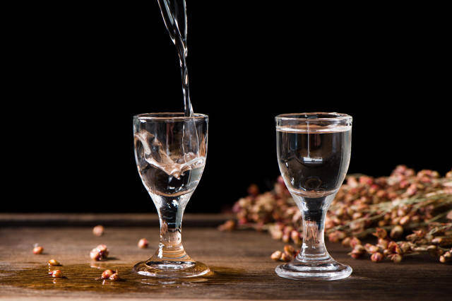 皇冠信用网最高占成_男子邀请邻居到家“喝早酒”后心梗死亡 家属向邻居索赔30余万 一审被驳回