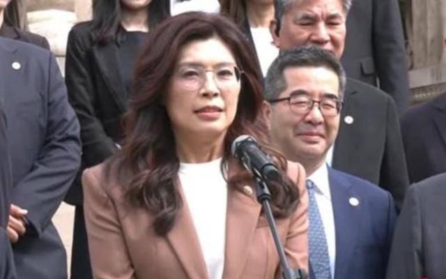 皇冠信用网账号_郑丽文在北京会谈说了啥？日本“降级”中日关系皇冠信用网账号，局势更复杂了！