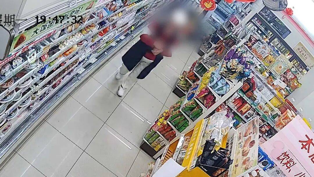 皇冠信用网账号_上海一女子为宣泄压力皇冠信用网账号，竟多次在便利店干这事，被刑拘！