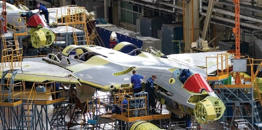 皇冠信用网登3_乌克兰夜袭!跨越1700公里袭击沙戈尔空军基地皇冠信用网登3,摧毁2架苏-57战机