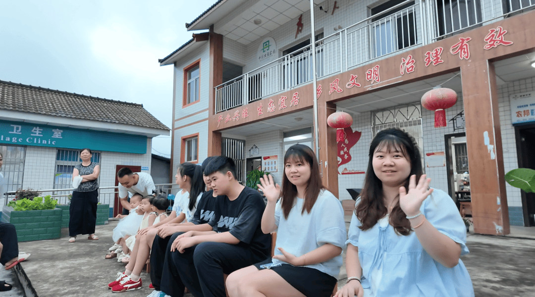 皇冠登2代理
_四川眉山一小村落有33对双胞胎皇冠登2代理
,发生率高达5%左右,专家回应“双胞胎村”成因:遗传因素可能性最大,土壤含硒、特殊水源等无直接依据